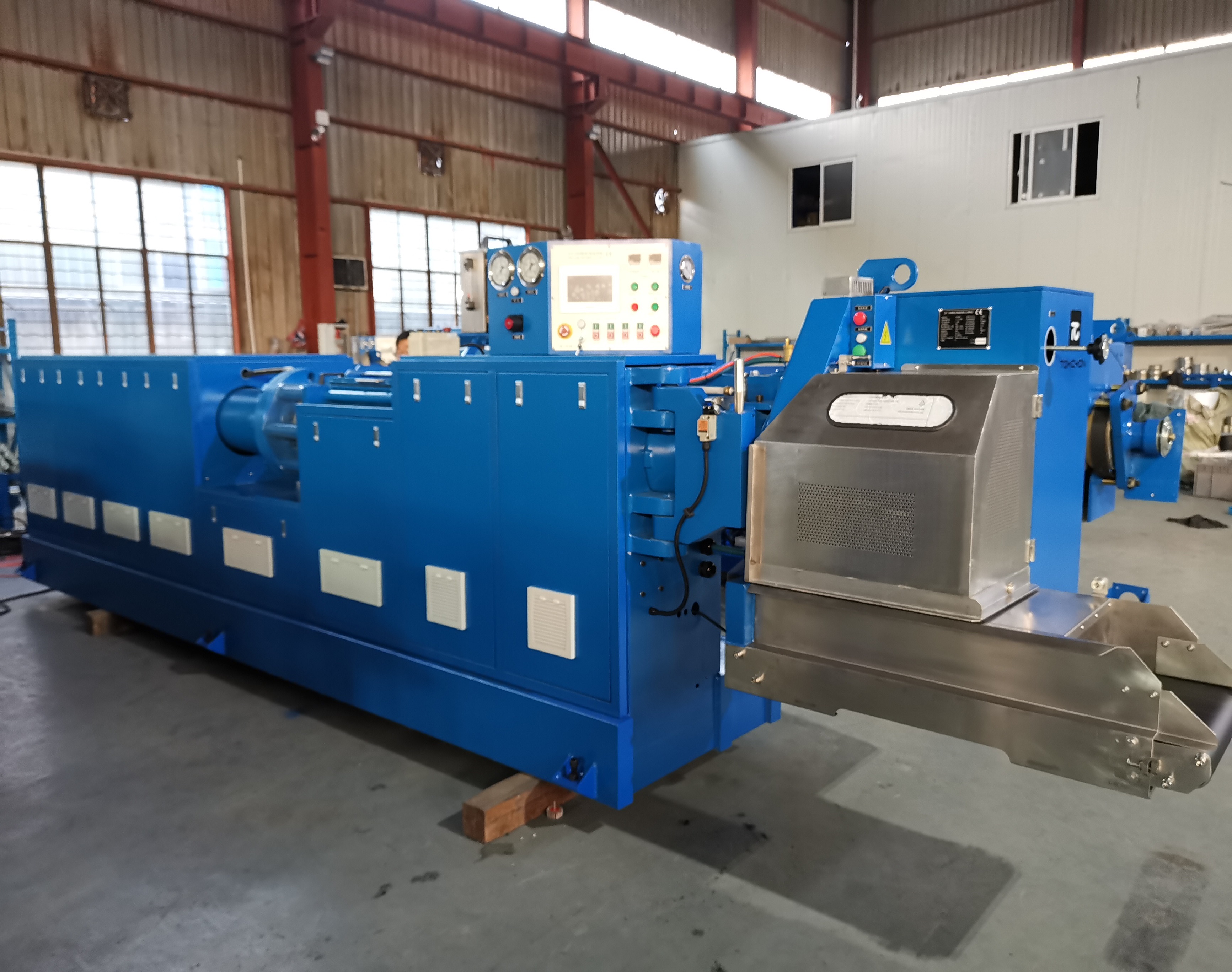 Rubber Preformer Machine starts to run in customer'factory